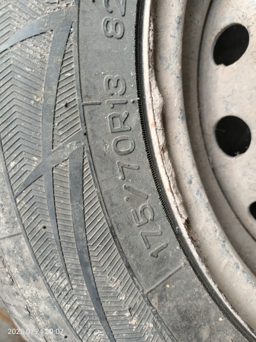 Продам зимние шипы 2колеса R13.