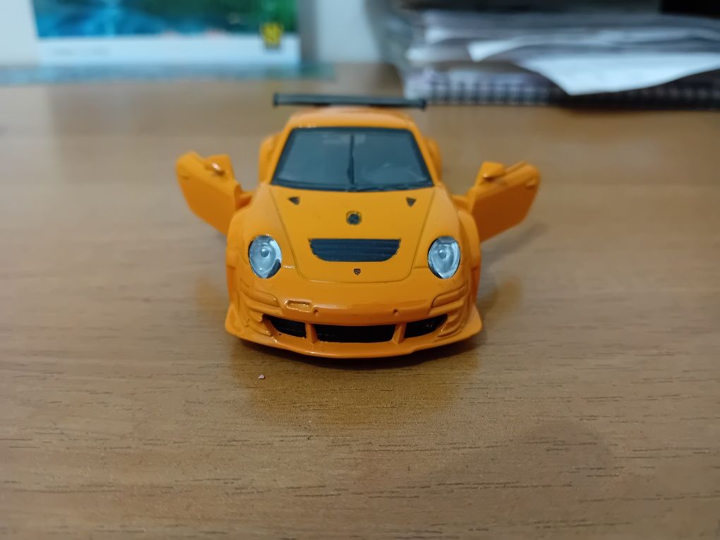 Игрушечные машинки