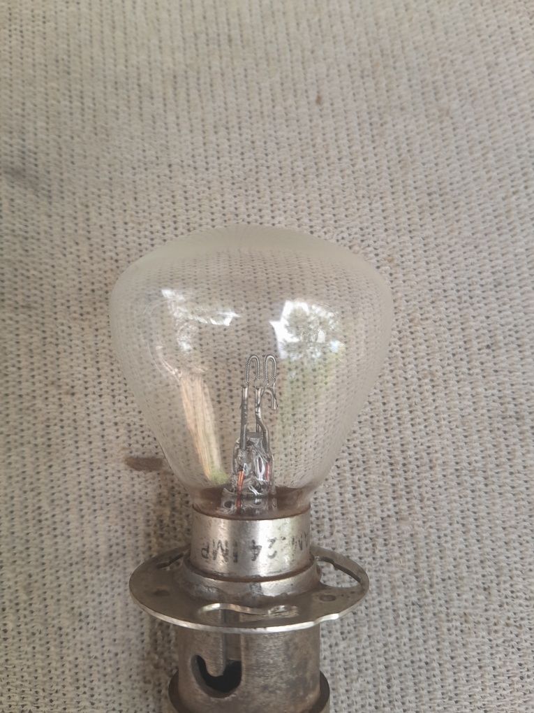 Лампа лампочка 12V для авто машины с патроном Osram под капот и аккуму
