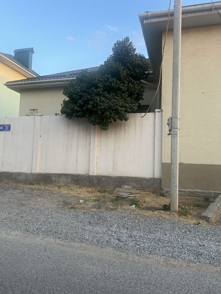 Срочно дом , центр города улица байдибек би  заезд Наурыз парк