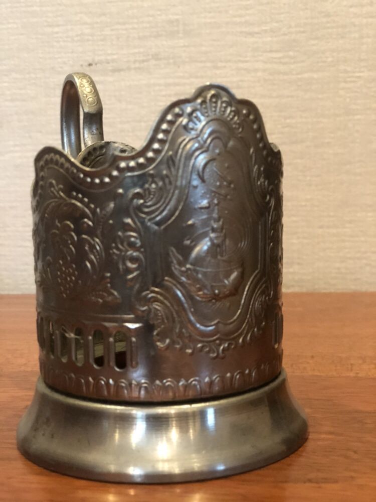 Подстаканник мельхиоровый.