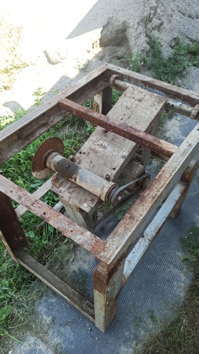 Продам циркулярку,долбежник, фрезер и разное .