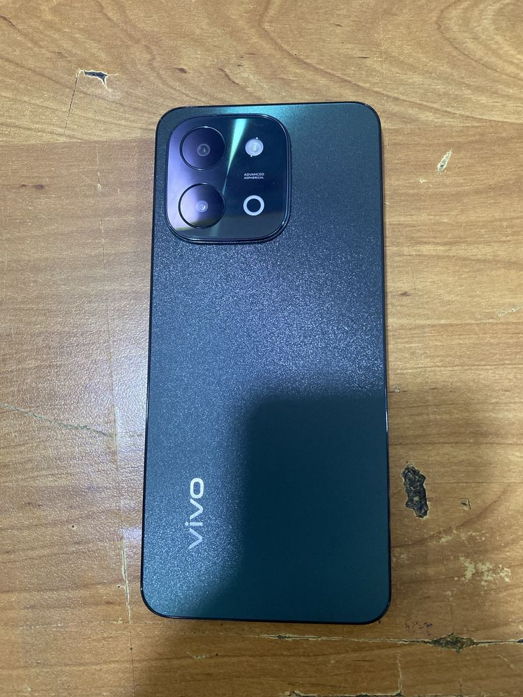 Vivo Y28 128ГБ зеленного цвета
