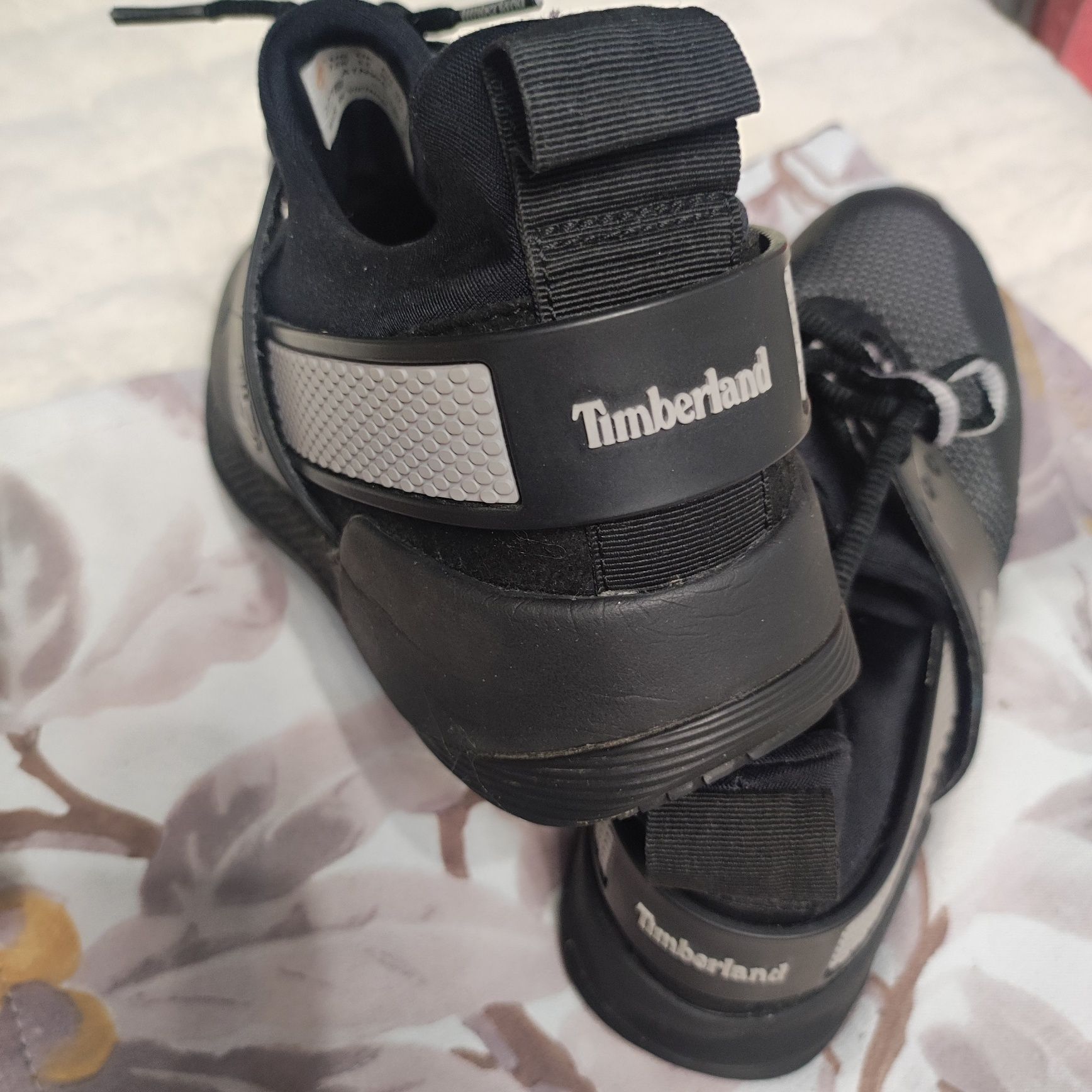 Кроссовки женские,брендовые