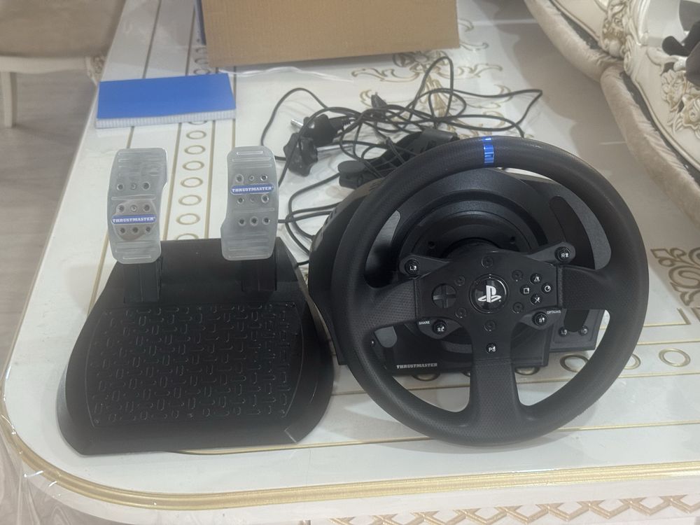 Продам игровой руль Thrustmaster T300 RS