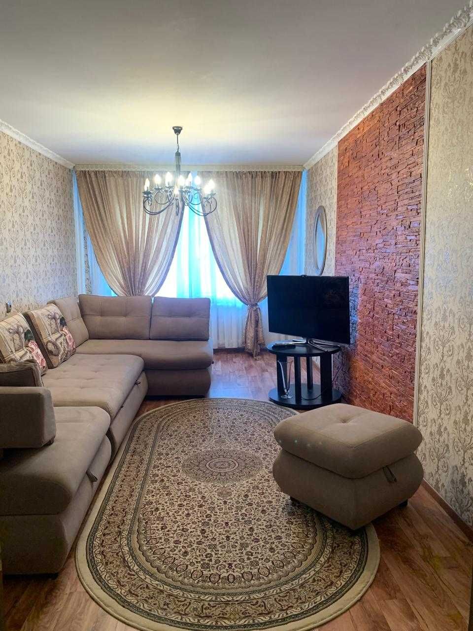 №1352. Продается 3-х комнатная кв. у/п на 3 "А" микрорайоне.