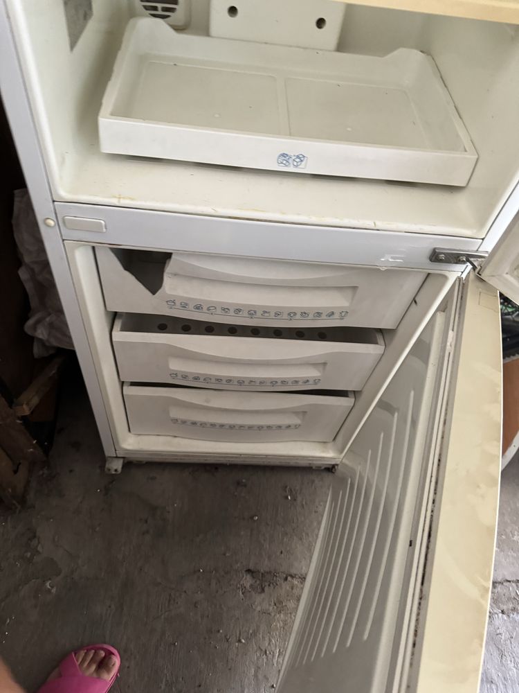 Продам срочно холодильник