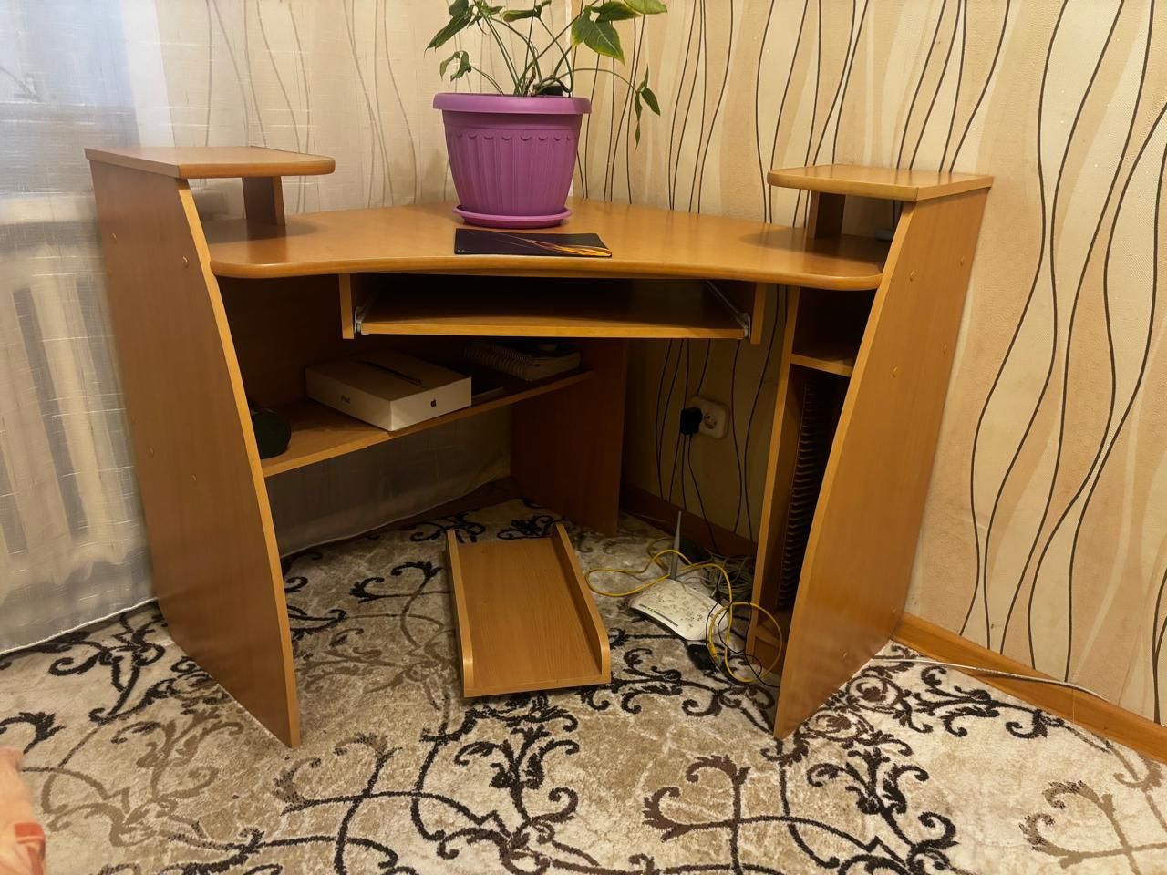 Стол компьютерный