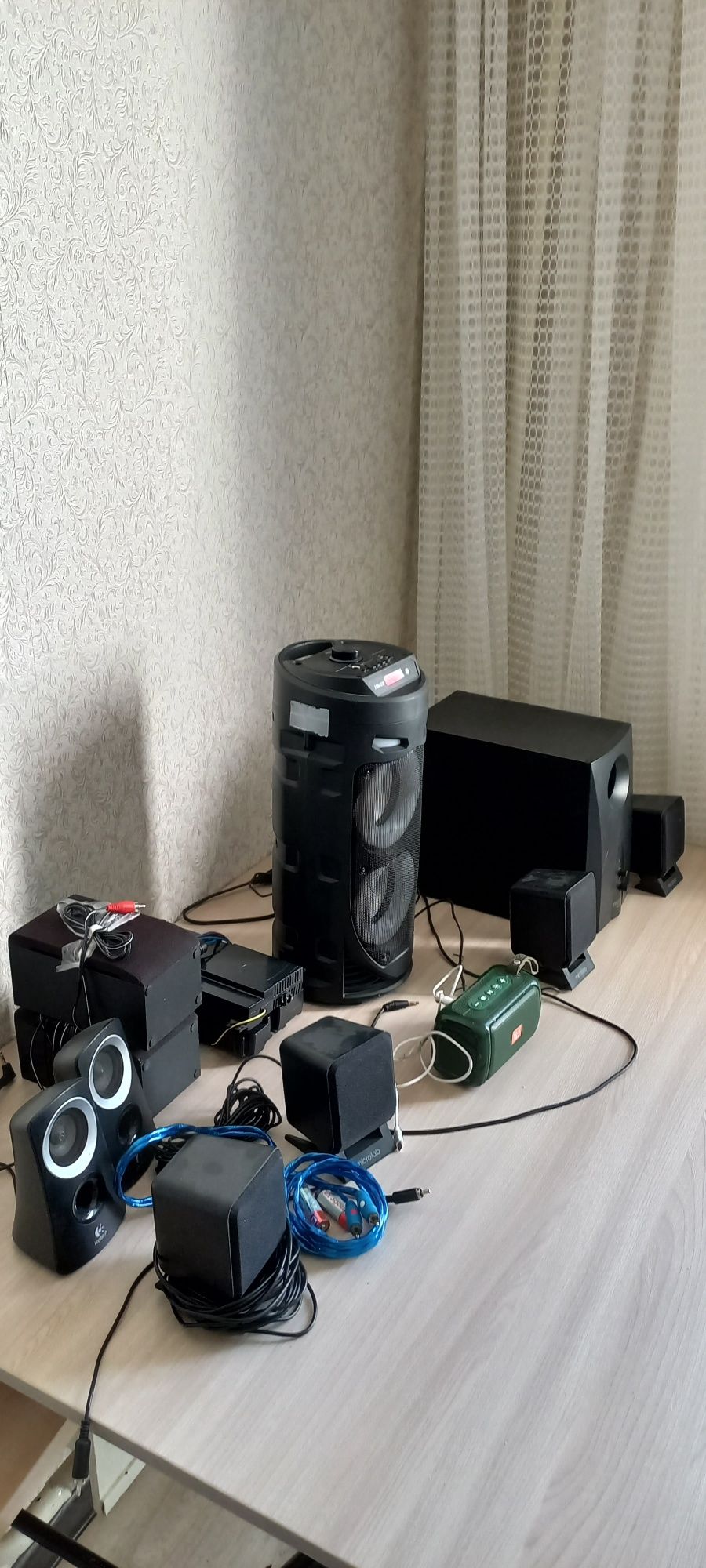 Разные электроники радио колонки