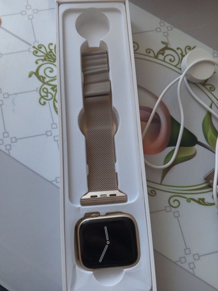 Продам смарт часы.