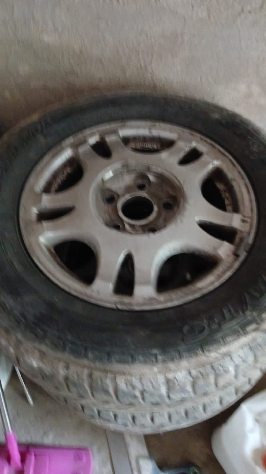 Продам Резину Yokohama 205/70/R15 с Дисками