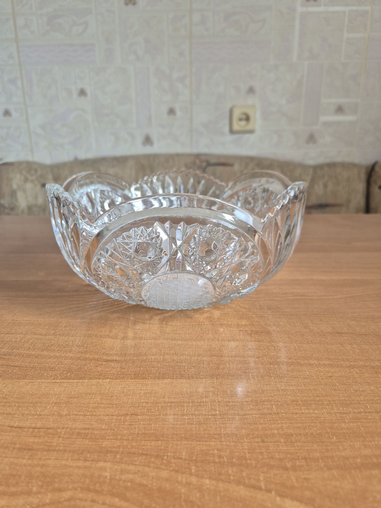Продам салатник хрустальный