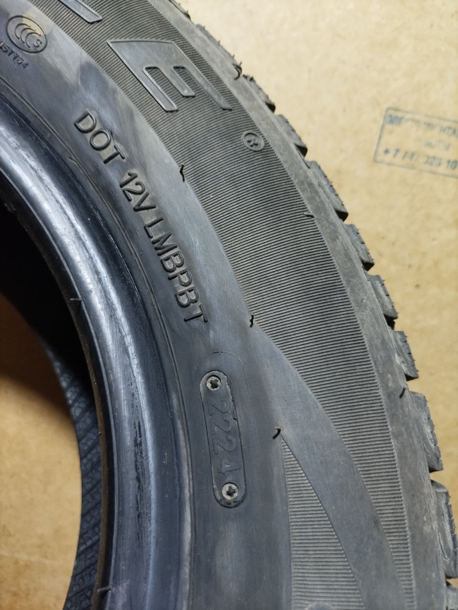 Продам зимнию резину TRIANGLE T 175/70/13.