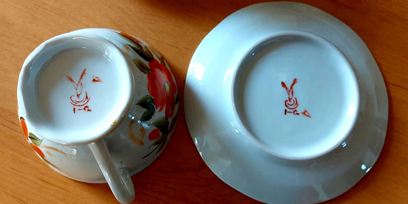 Продам фарфоровый сервиз 60-х годов прошлого века.