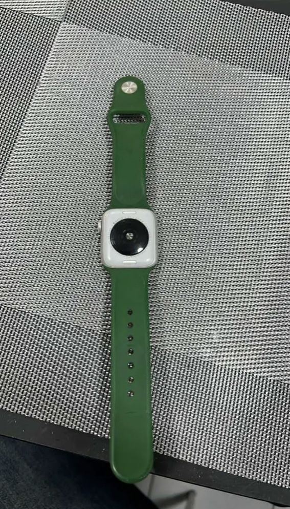 Apple Watch SE 2023