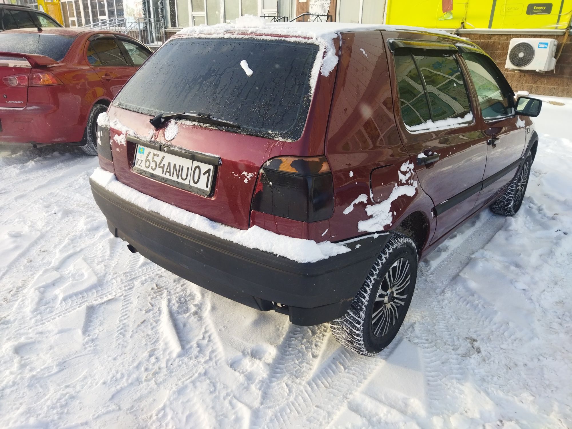 ПоодамVolkswagen golf 3 в хорошем состоянии газ бензин объем 2