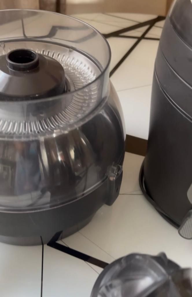 Продам соковыжималку фирмы Philips в идеальном состоянии 10из10.