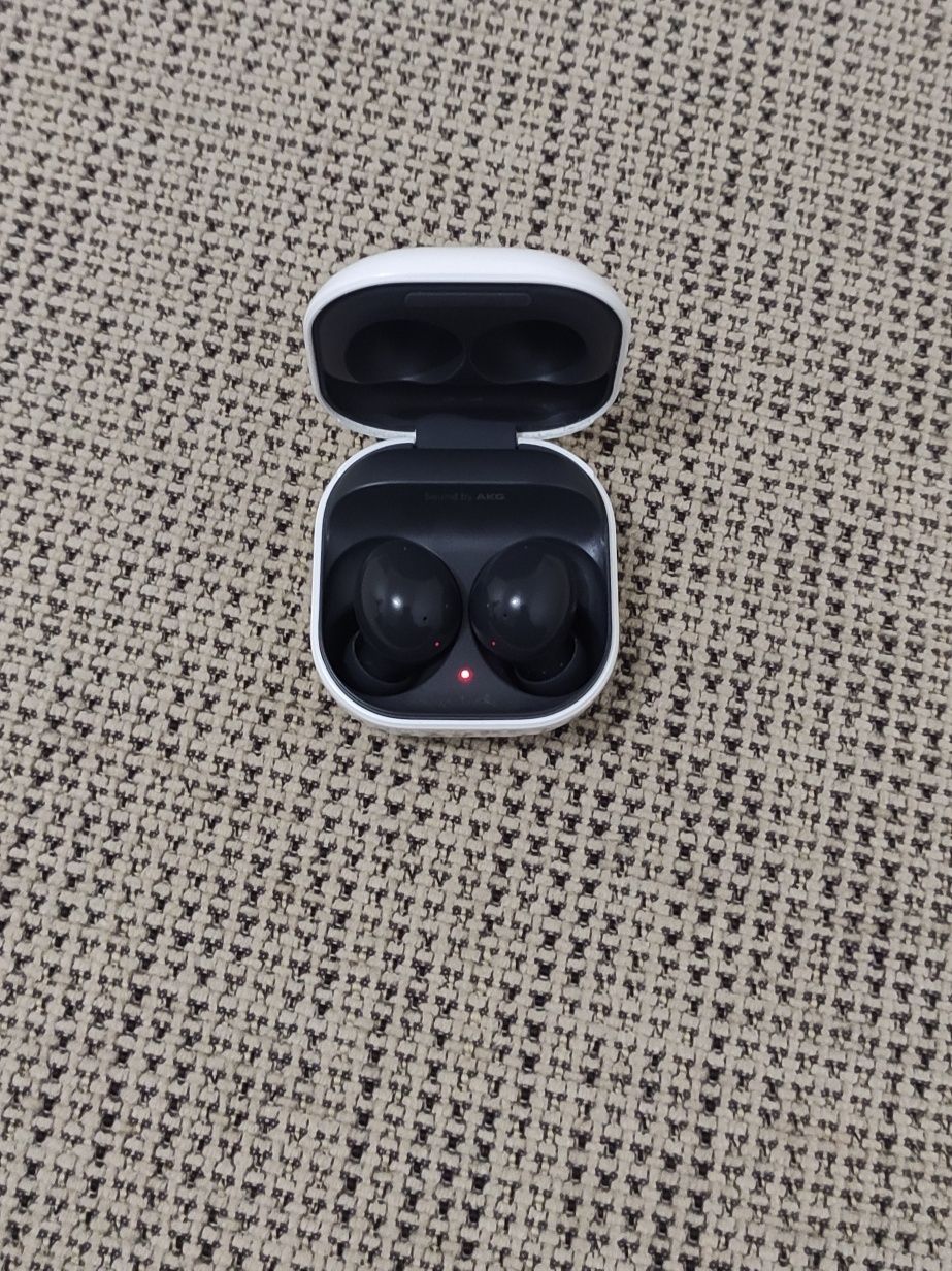 Продам беспроводные наушники Samsung galaxy buds 2