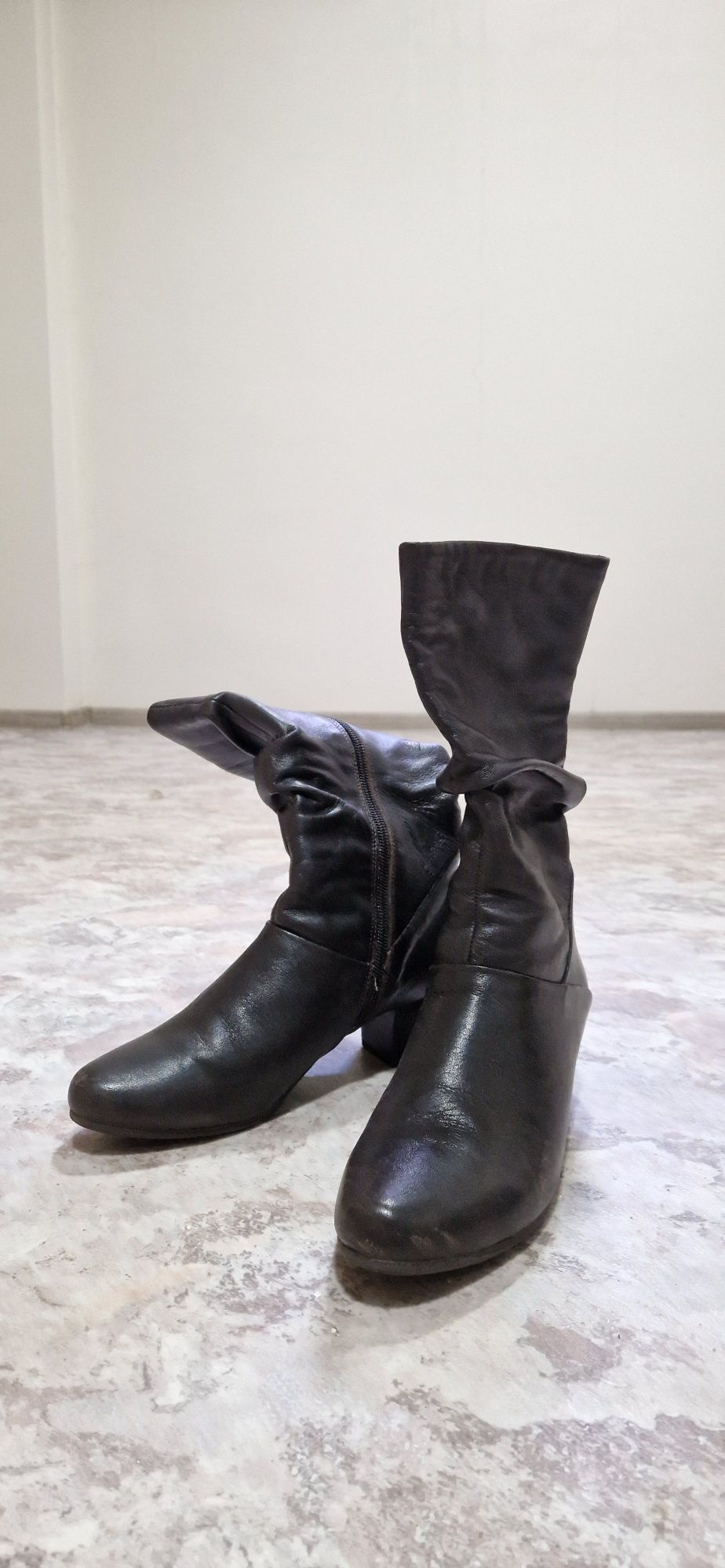 Продам сапоги осенние женские