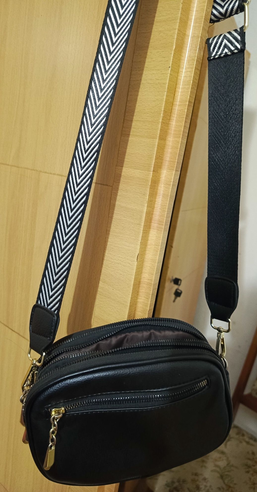 Продам женскую сумочку 2500