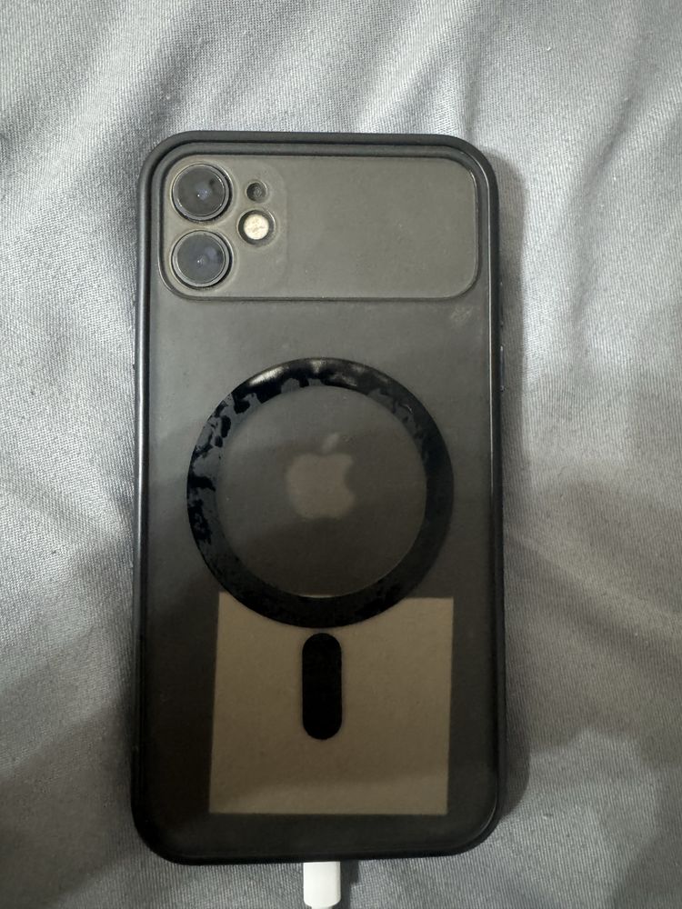 Продам iPhone 11