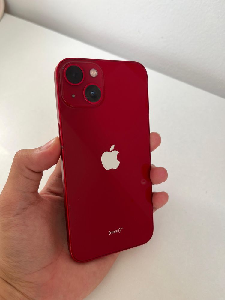 Iphone 13 красный