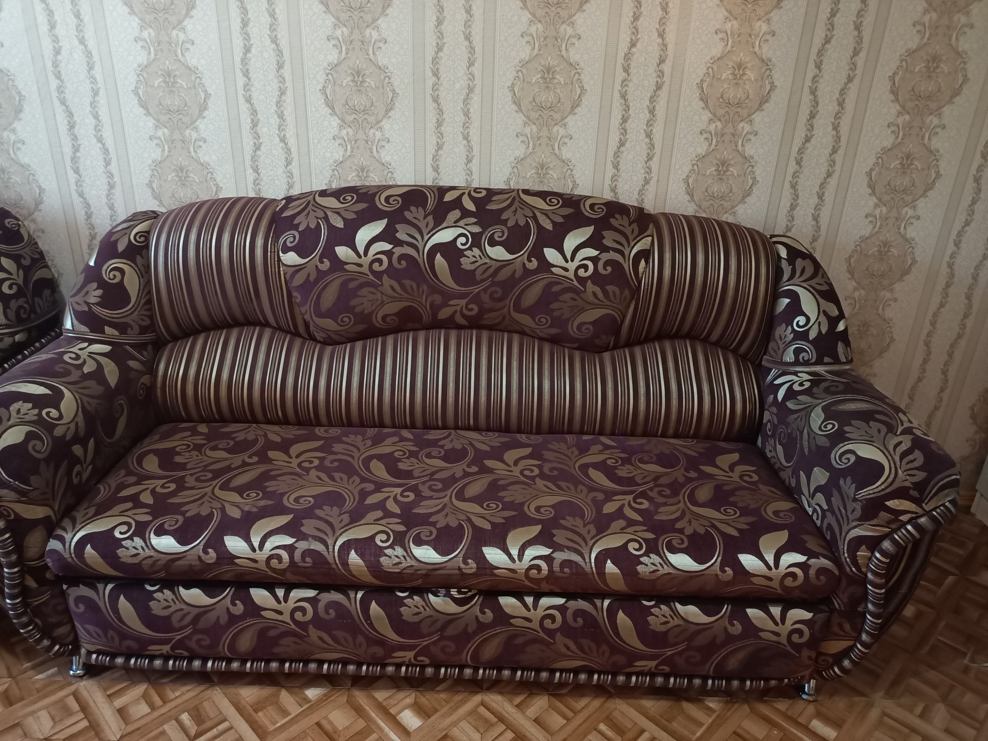Продам отличный диван двойка