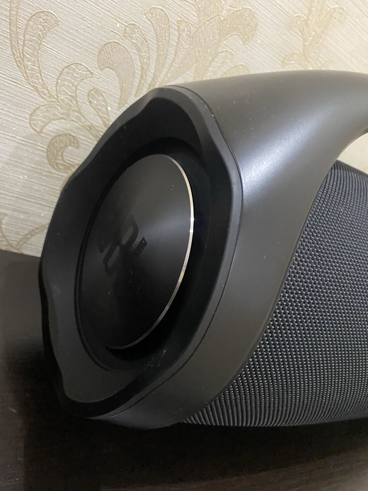 Портативная колонка JBL Boombox