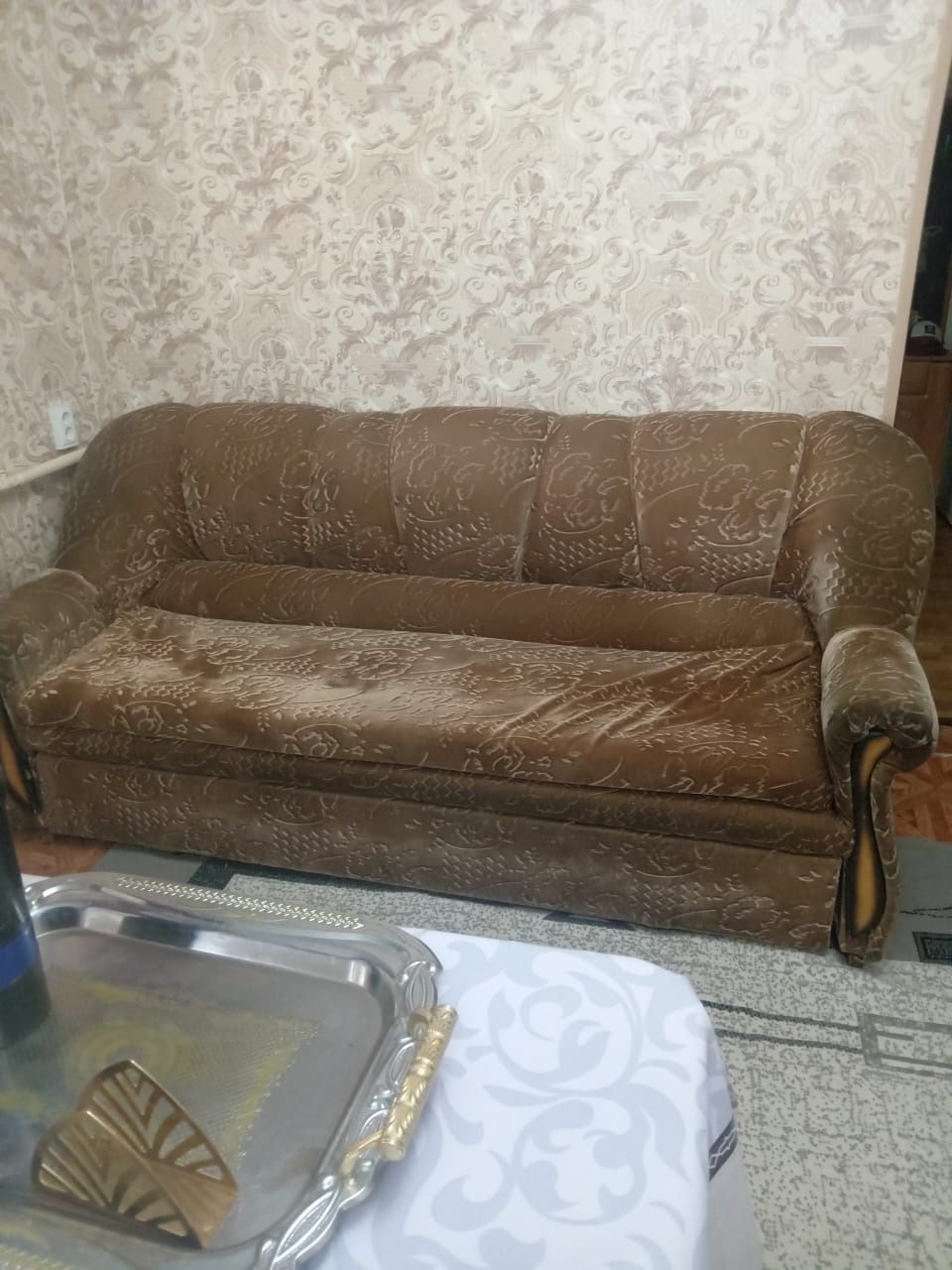 Продам диван сафу и два кресла срочно