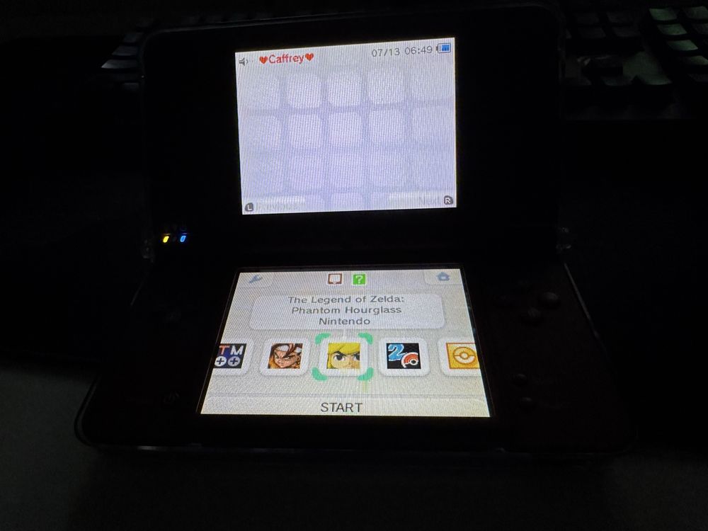 Nintendo DSI LL продам