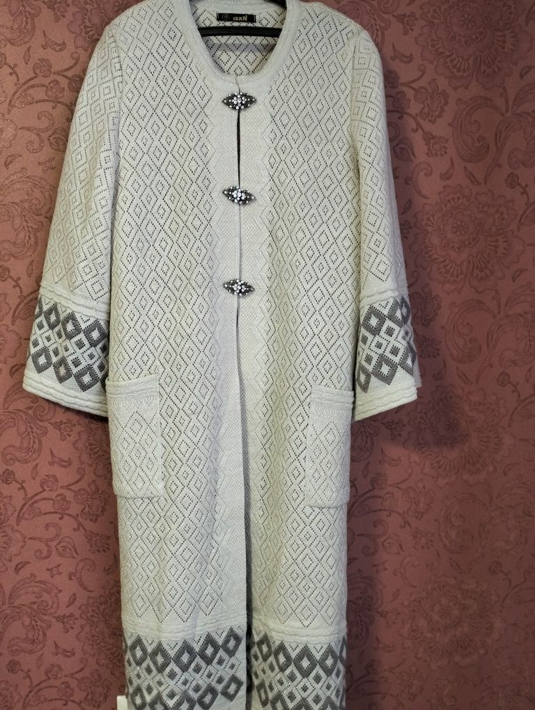Продам платья б/у