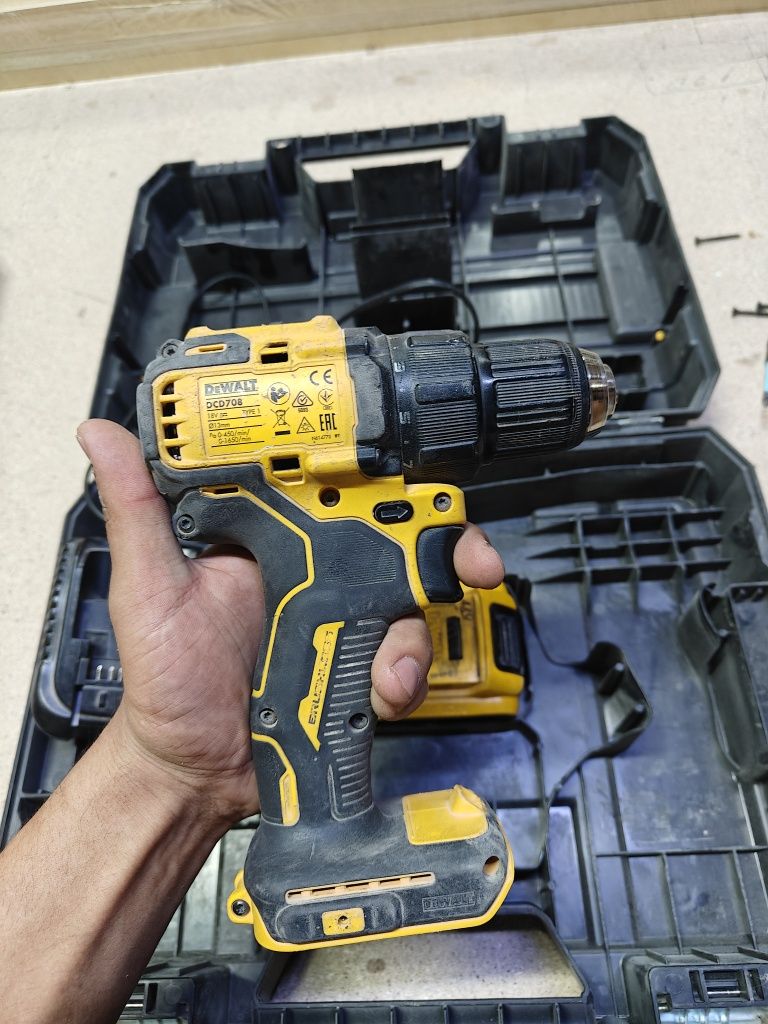 DeWalt 50000 тг жаксы жагдайда ыстеп тур кнопкасы