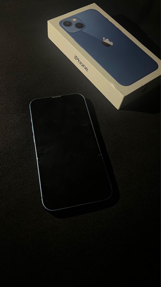 Продам iPhone 13