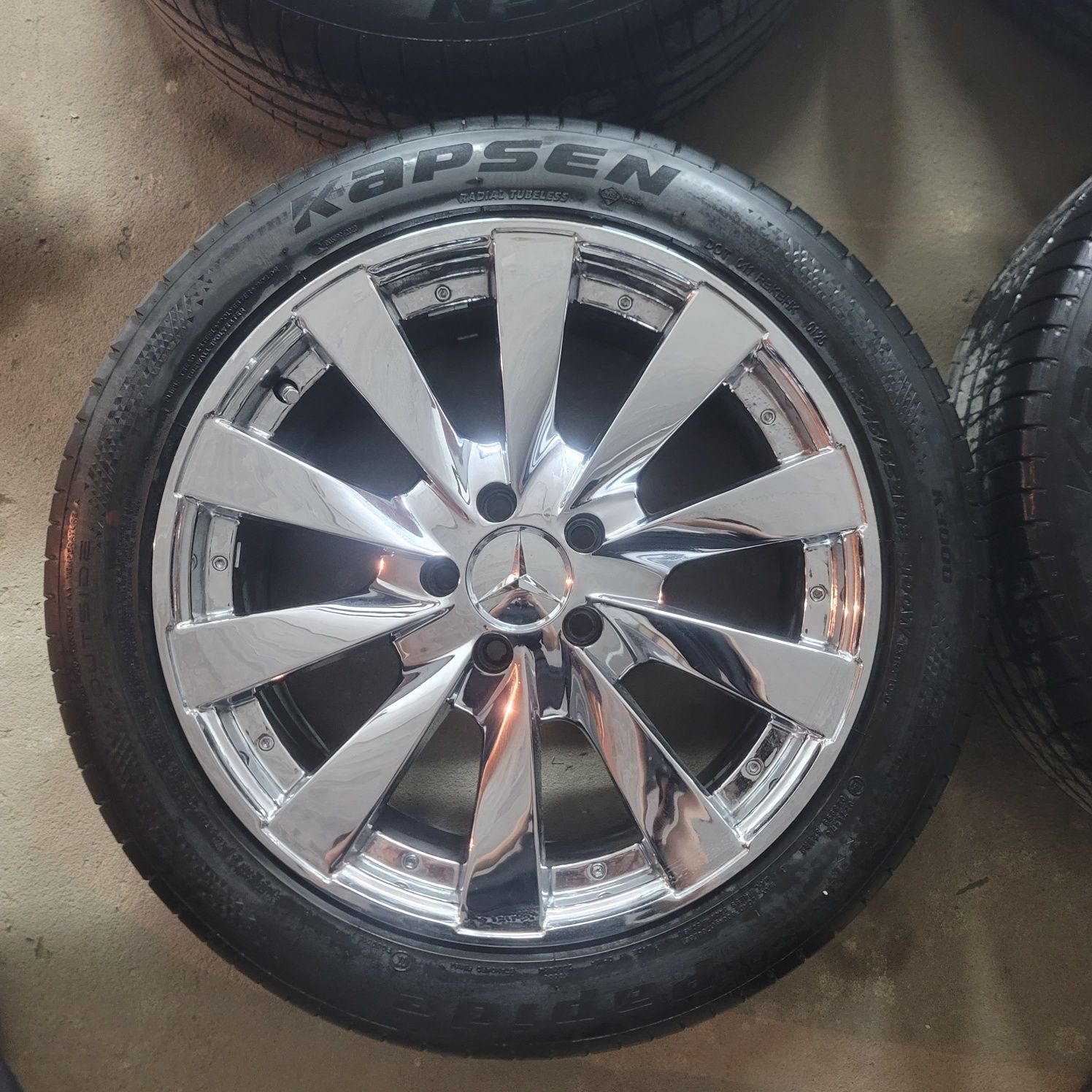 Комплект дисков с шинами Mercedes Benz