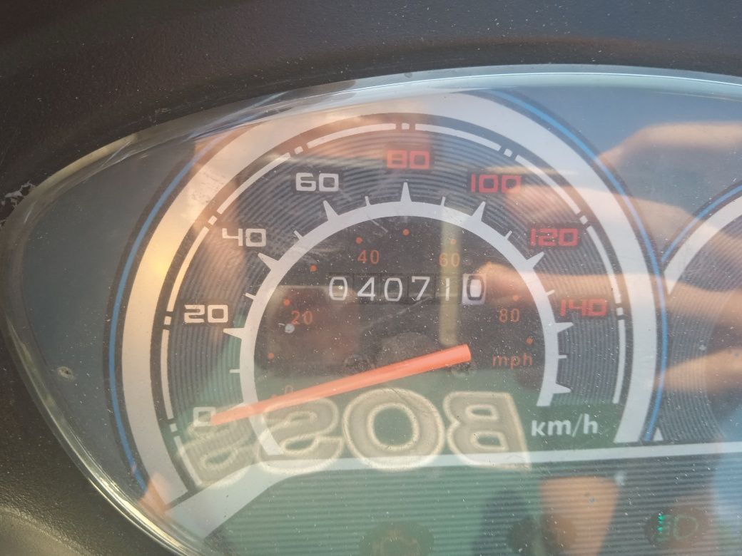 Скутер 125сс на полном ходу