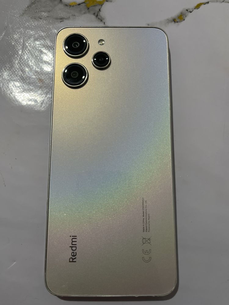 Продаётся телефон Redmi 12 256 гб.