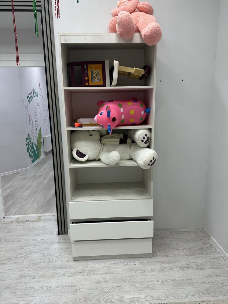Срочно продам шкафы