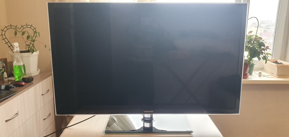 Продам телевизор Samsung 45 диагональ