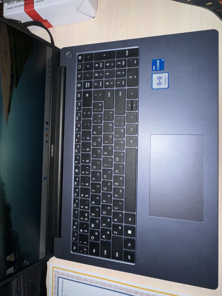 huawei matebook.