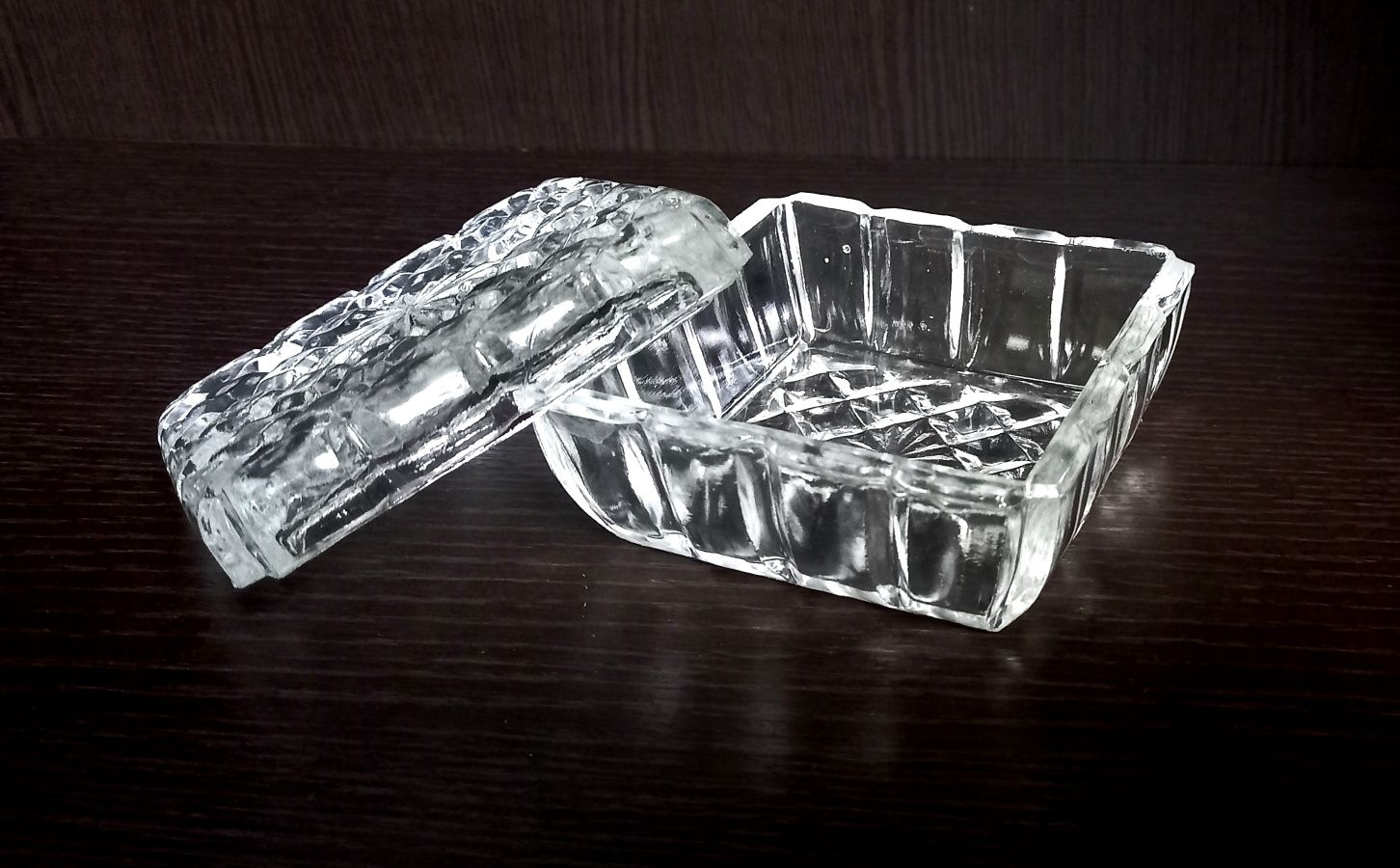 Шкатулка с крышкой