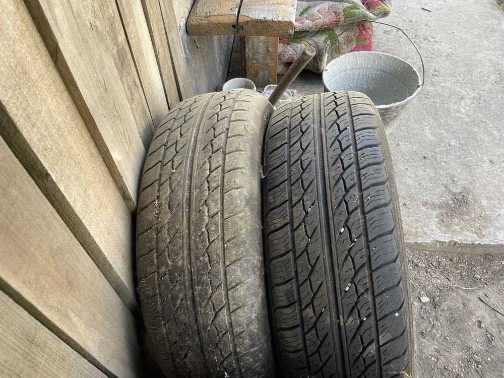 Продам 4 летние шины, 2-новых,2-б/у на 185/65