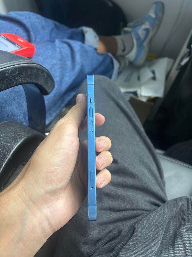 iPhone 13 256 ГБ Синий цвет