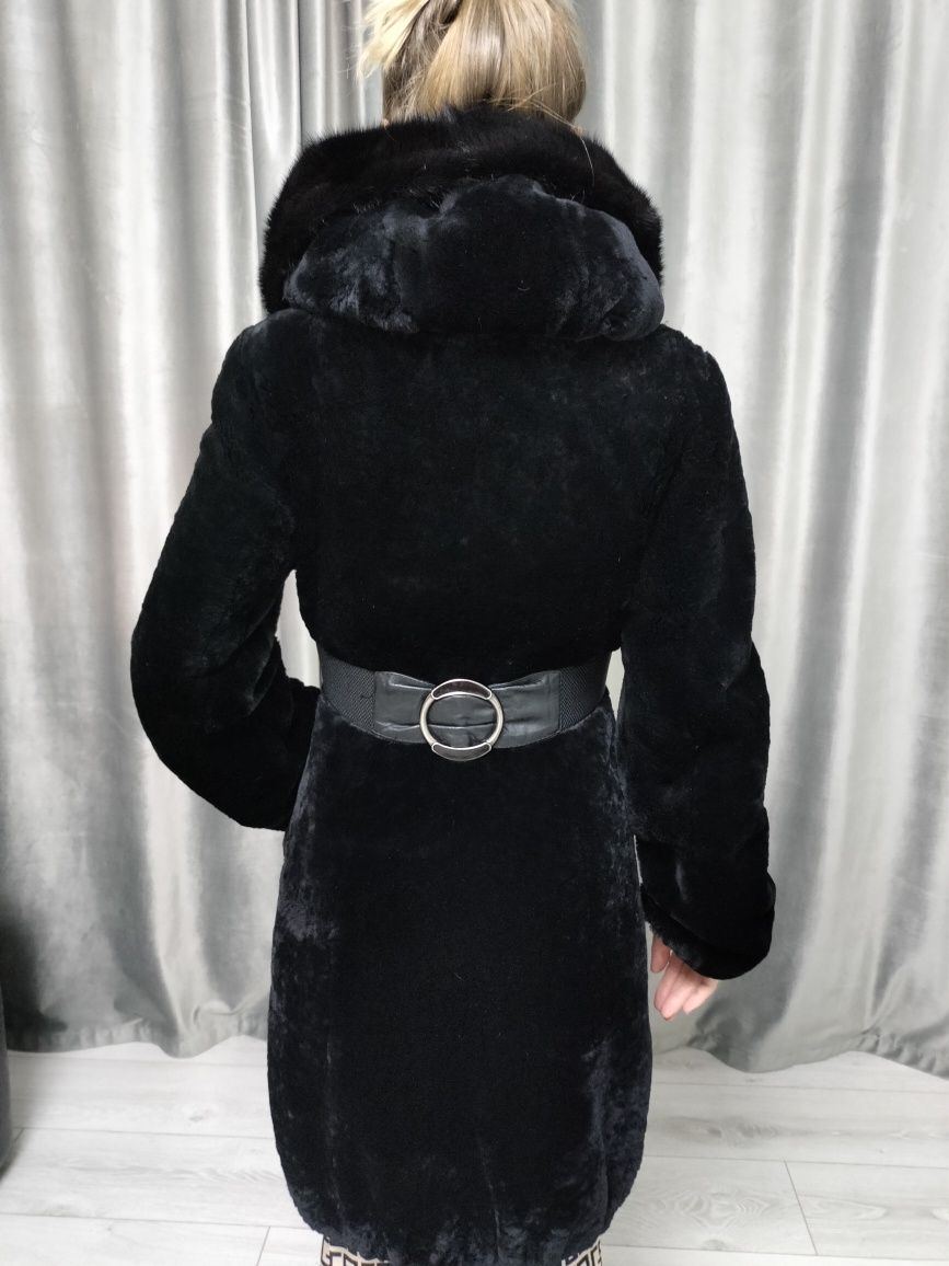 Шуба мутоновая,черная