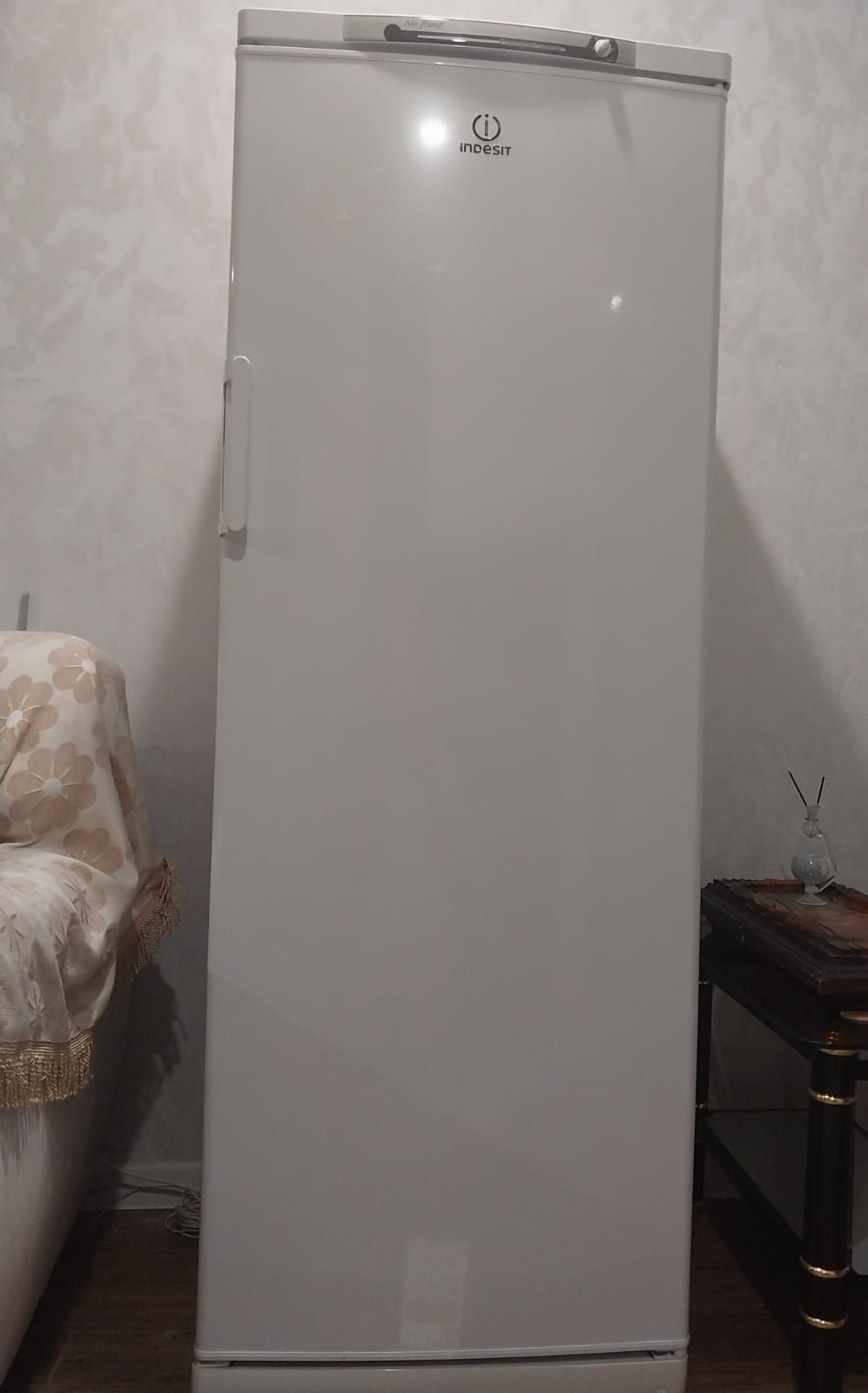 Продам морозильник