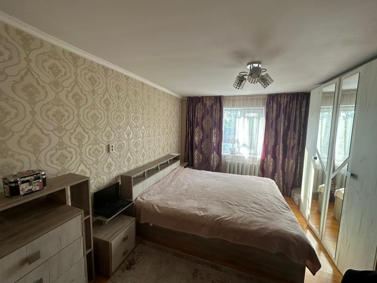 Срочно Продам Спальный гарнитур