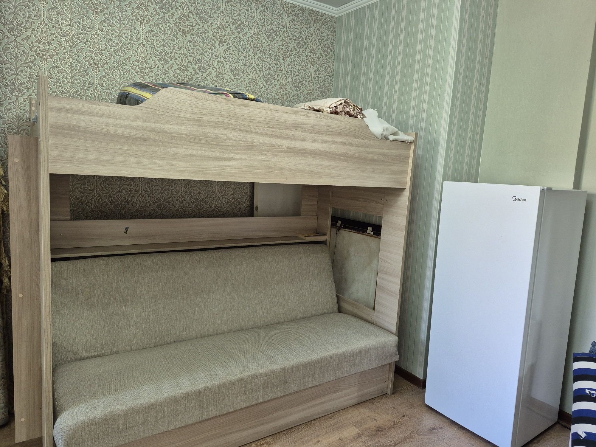 Продам кровать 2-ярусную, б/у