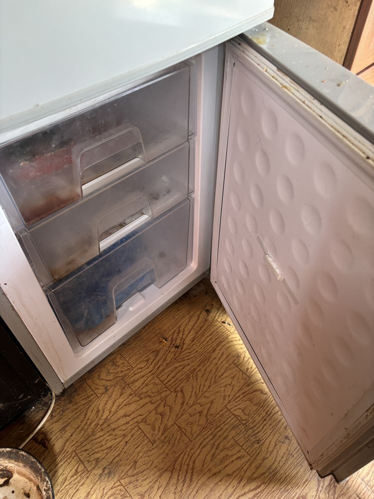 Продам Холодильник Б/У на Шубарсу