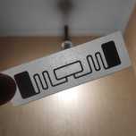 RFID метка дальнего действия на лобовое стекло автомобиля