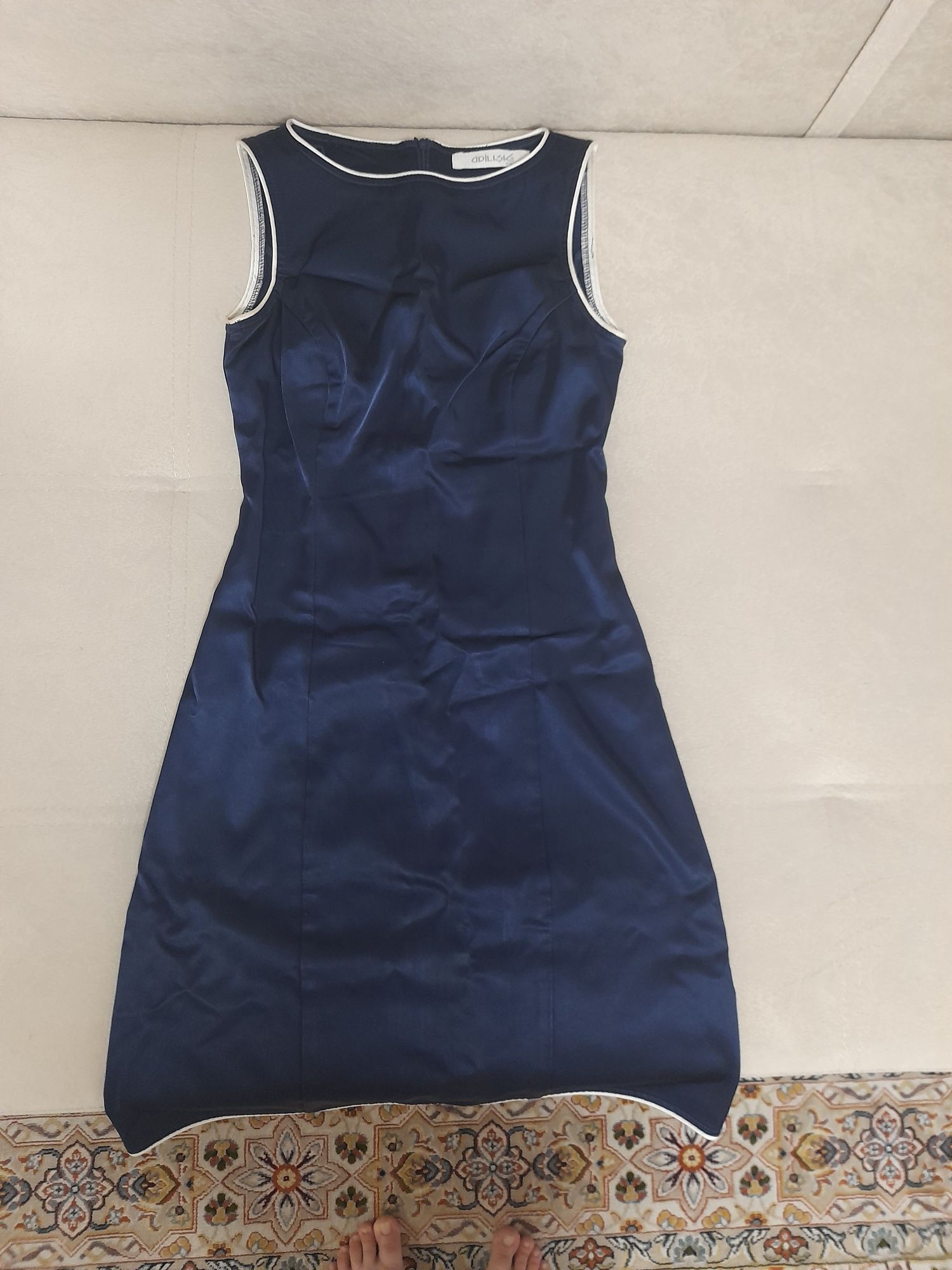 Продам 2 женских платья