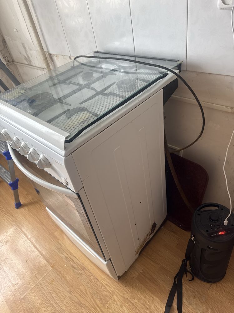 Продам газовую плиту